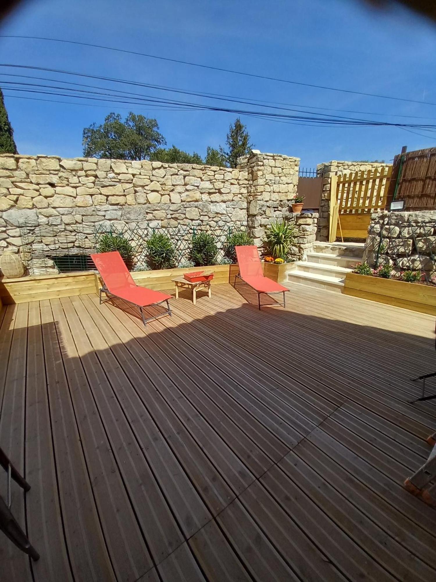 Chez Daniele Chambre Avec Jacuzzi Et Terrasse Privee Murs  Buitenkant foto